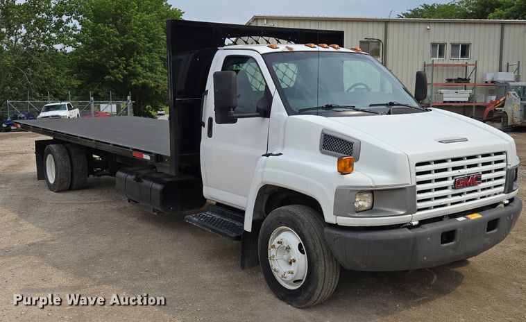 image for item EF1519 2005 GMC C5 flatbed truck
