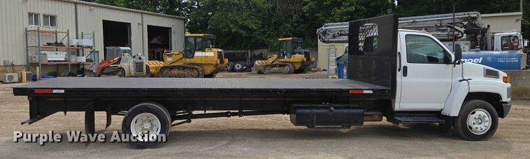 image for item EF1519 2005 GMC C5 flatbed truck