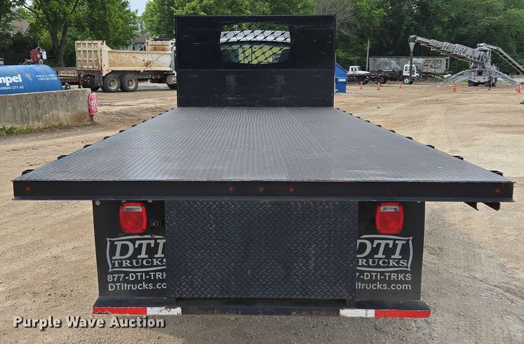 image for item EF1519 2005 GMC C5 flatbed truck