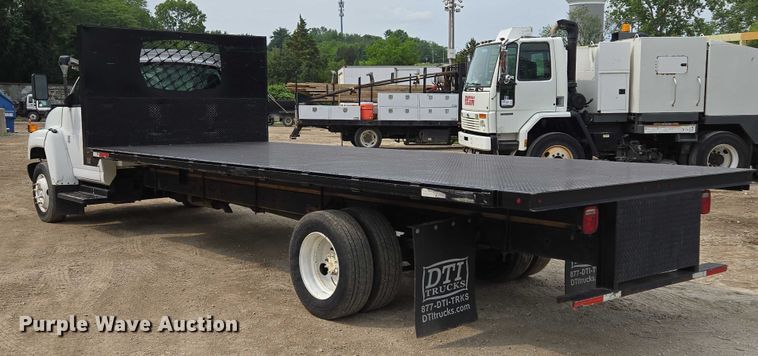 image for item EF1519 2005 GMC C5 flatbed truck