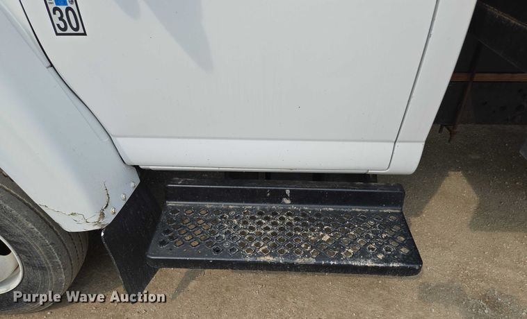 image for item EF1519 2005 GMC C5 flatbed truck