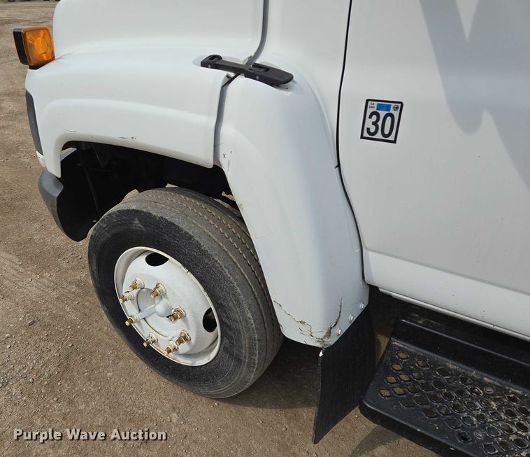 image for item EF1519 2005 GMC C5 flatbed truck