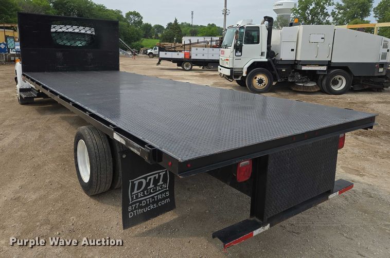 image for item EF1519 2005 GMC C5 flatbed truck