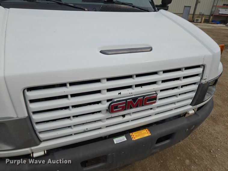 image for item EF1519 2005 GMC C5 flatbed truck