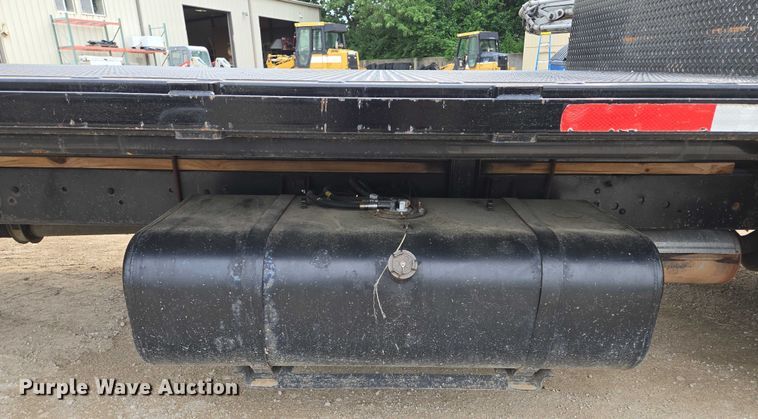 image for item EF1519 2005 GMC C5 flatbed truck