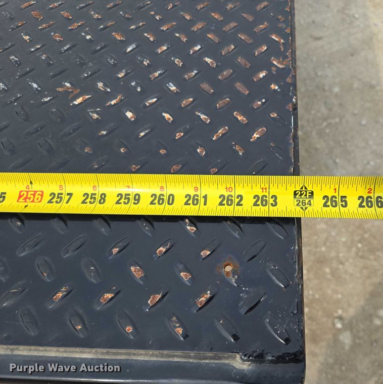 image for item EF1519 2005 GMC C5 flatbed truck