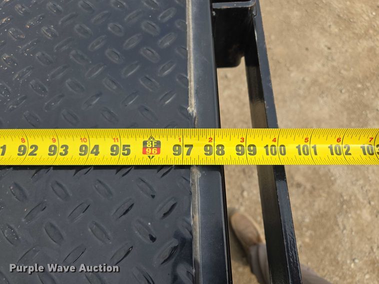 image for item EF1519 2005 GMC C5 flatbed truck