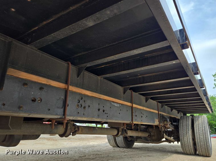 image for item EF1519 2005 GMC C5 flatbed truck