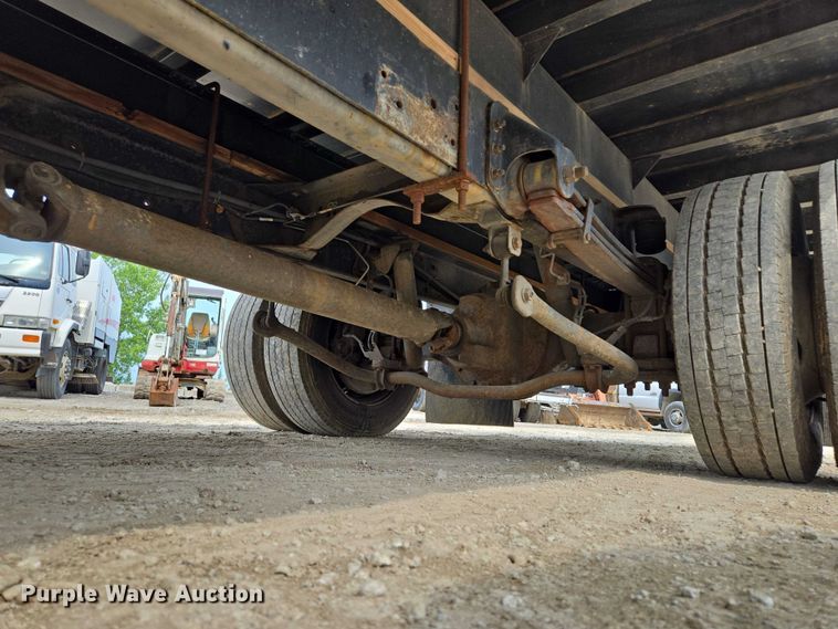 image for item EF1519 2005 GMC C5 flatbed truck