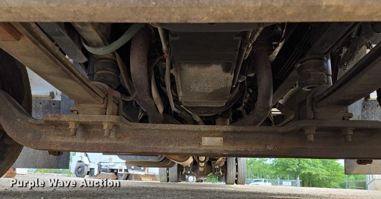 image for item EF1519 2005 GMC C5 flatbed truck