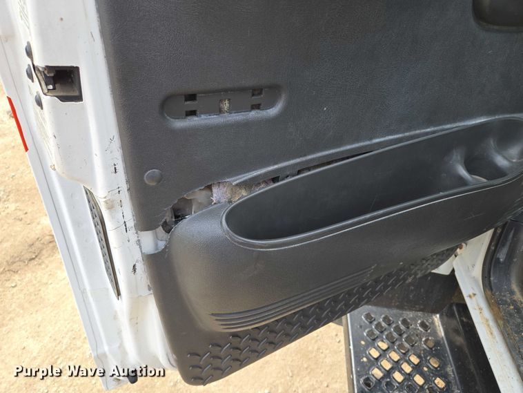 image for item EF1519 2005 GMC C5 flatbed truck