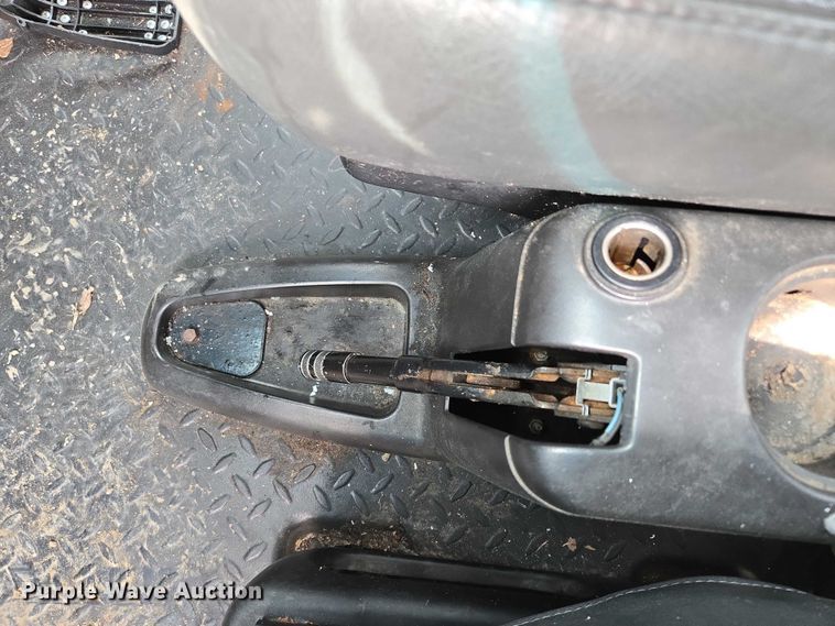 image for item EF1519 2005 GMC C5 flatbed truck