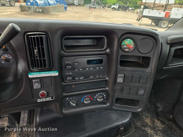 image for item EF1519 2005 GMC C5 flatbed truck