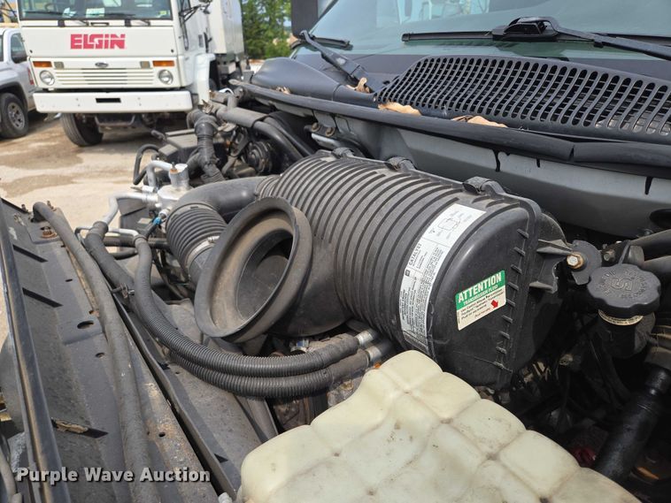 image for item EF1519 2005 GMC C5 flatbed truck