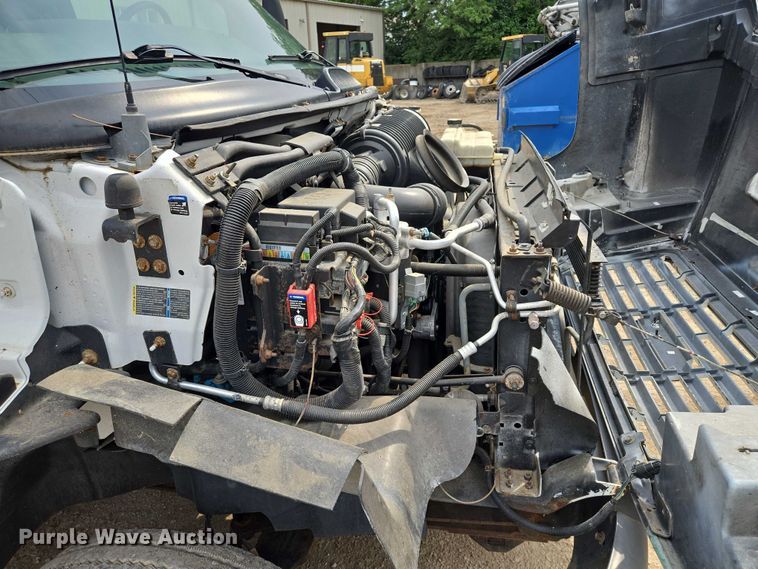 image for item EF1519 2005 GMC C5 flatbed truck