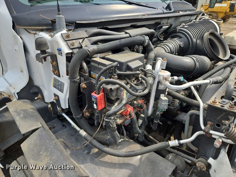 image for item EF1519 2005 GMC C5 flatbed truck