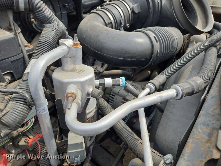 image for item EF1519 2005 GMC C5 flatbed truck