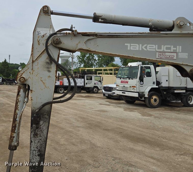 image for item EF1520 Takeuchi TB135 mini excavator