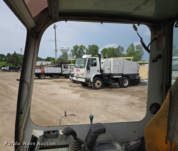 image for item EF1520 Takeuchi TB135 mini excavator