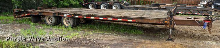 image for item EF1521 2005 TrailKing equipment trailer
