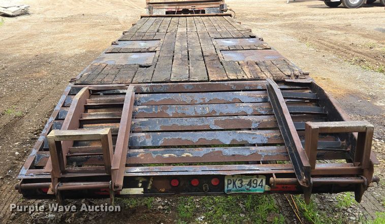 image for item EF1521 2005 TrailKing equipment trailer