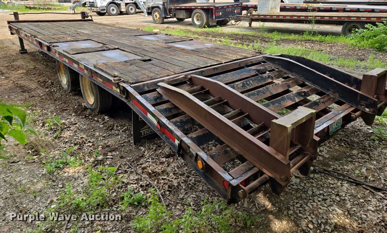 image for item EF1521 2005 TrailKing equipment trailer
