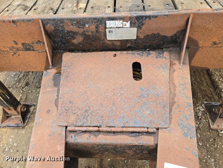 image for item EF1521 2005 TrailKing equipment trailer