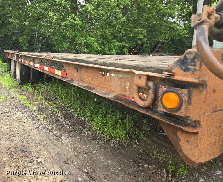 image for item EF1521 2005 TrailKing equipment trailer
