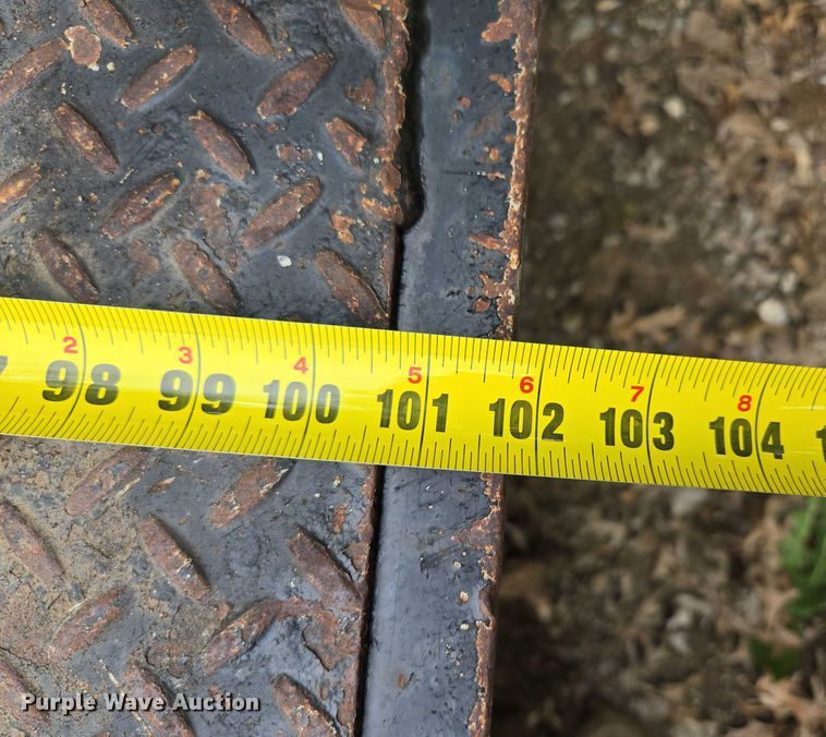 image for item EF1521 2005 TrailKing equipment trailer