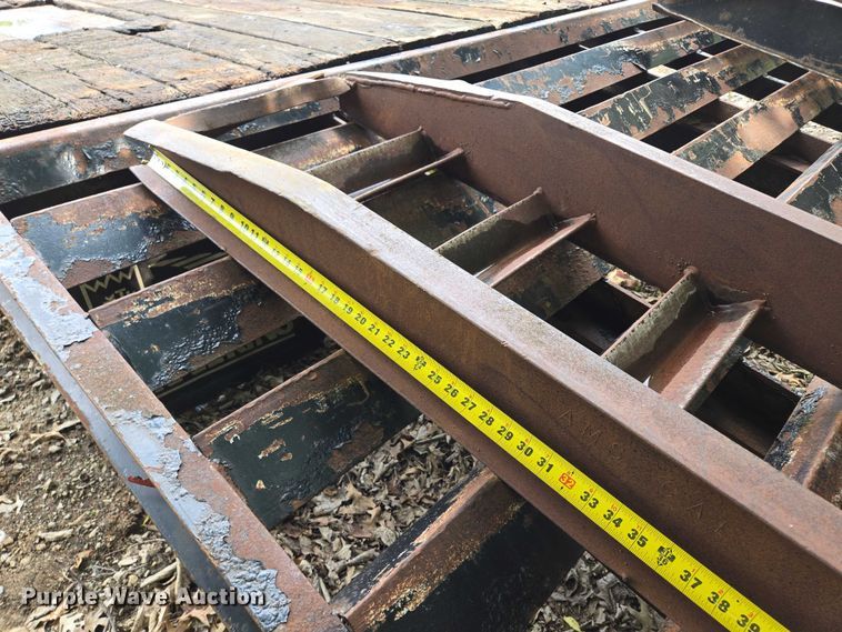 image for item EF1521 2005 TrailKing equipment trailer