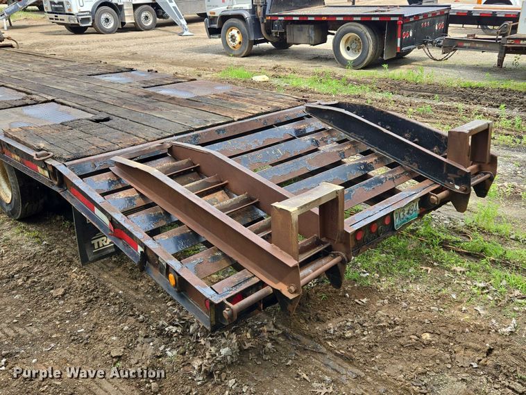 image for item EF1521 2005 TrailKing equipment trailer