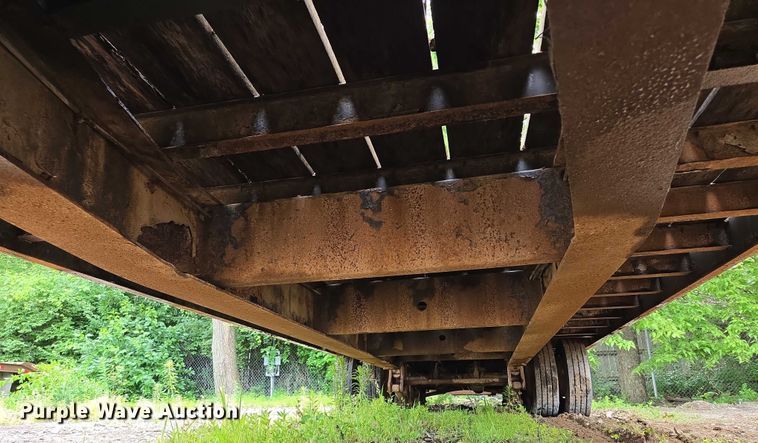 image for item EF1521 2005 TrailKing equipment trailer