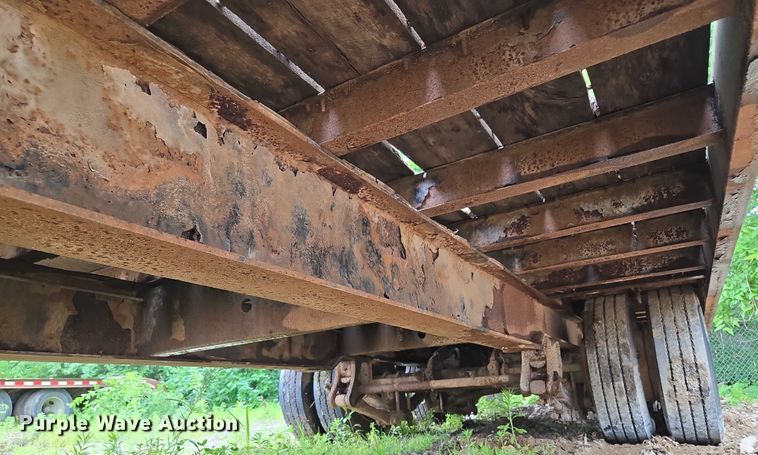 image for item EF1521 2005 TrailKing equipment trailer