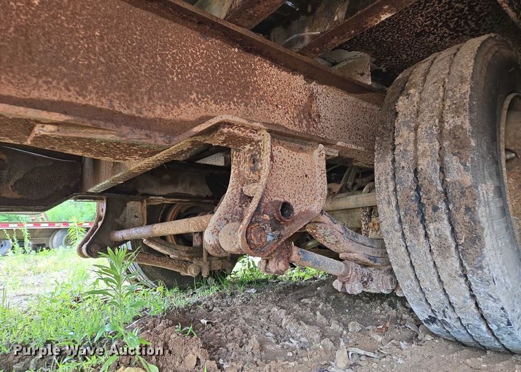 image for item EF1521 2005 TrailKing equipment trailer