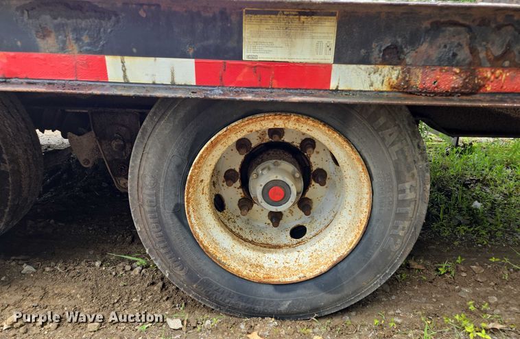 image for item EF1521 2005 TrailKing equipment trailer