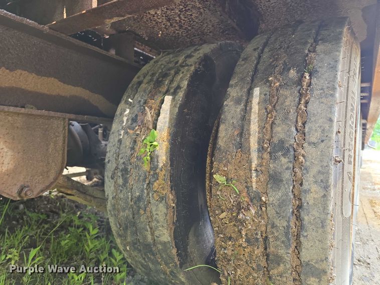 image for item EF1521 2005 TrailKing equipment trailer