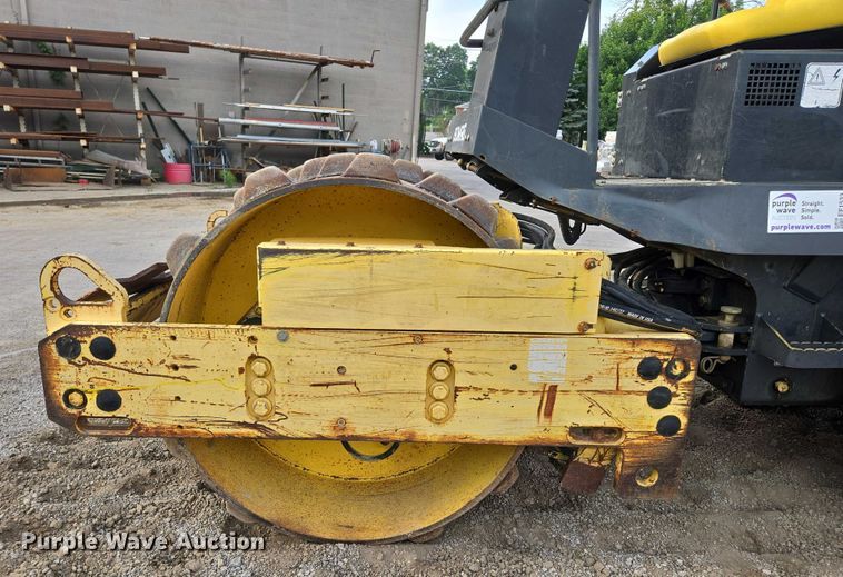 image for item EF1533 2004 Bomag BW124PDH-3 single drum vibratory roller