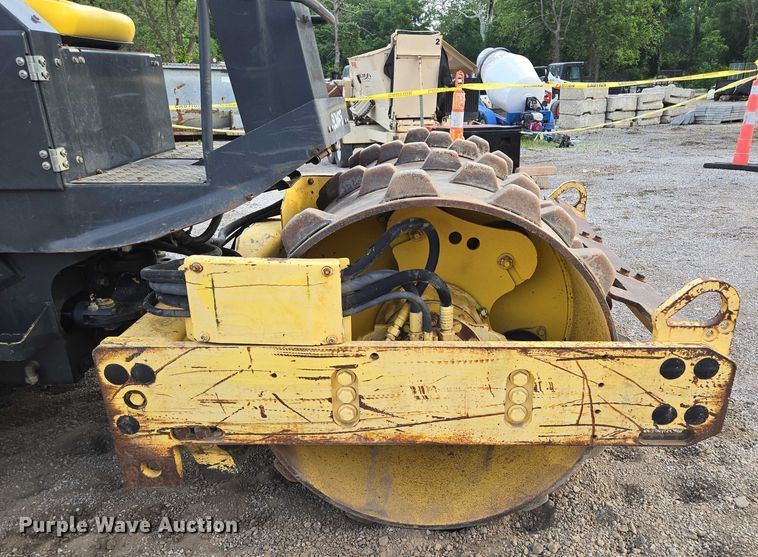 image for item EF1533 2004 Bomag BW124PDH-3 single drum vibratory roller