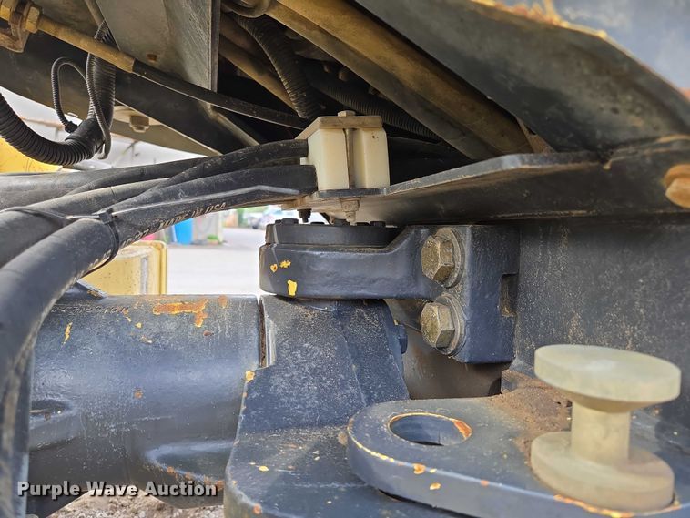 image for item EF1533 2004 Bomag BW124PDH-3 single drum vibratory roller