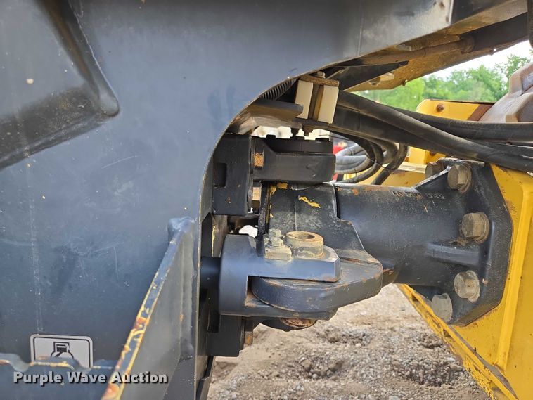 image for item EF1533 2004 Bomag BW124PDH-3 single drum vibratory roller