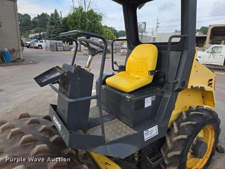 image for item EF1533 2004 Bomag BW124PDH-3 single drum vibratory roller