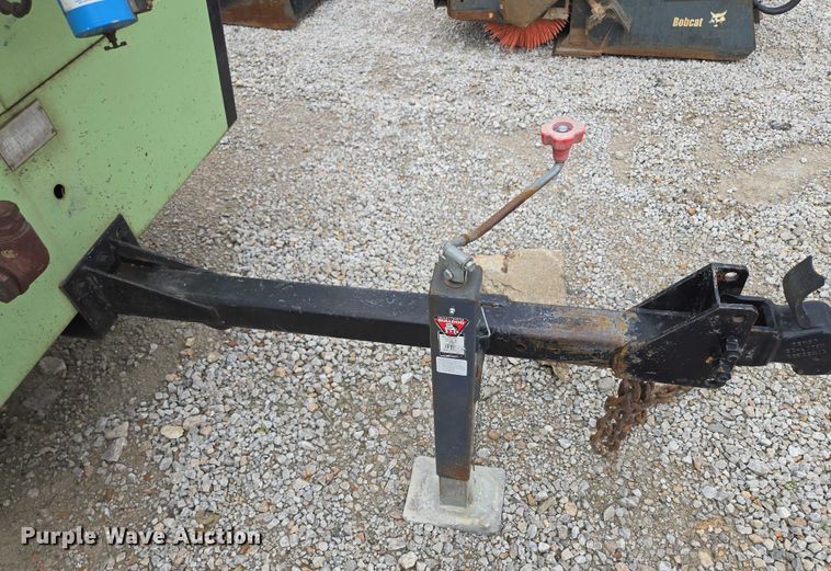 image for item EF1535 1991 Sullair 185DPQ-JJD air compressor