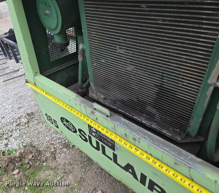 image for item EF1535 1991 Sullair 185DPQ-JJD air compressor