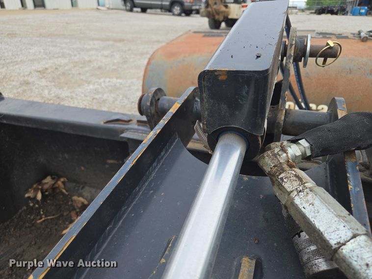 image for item EF1537 Skid steer grapple bucket