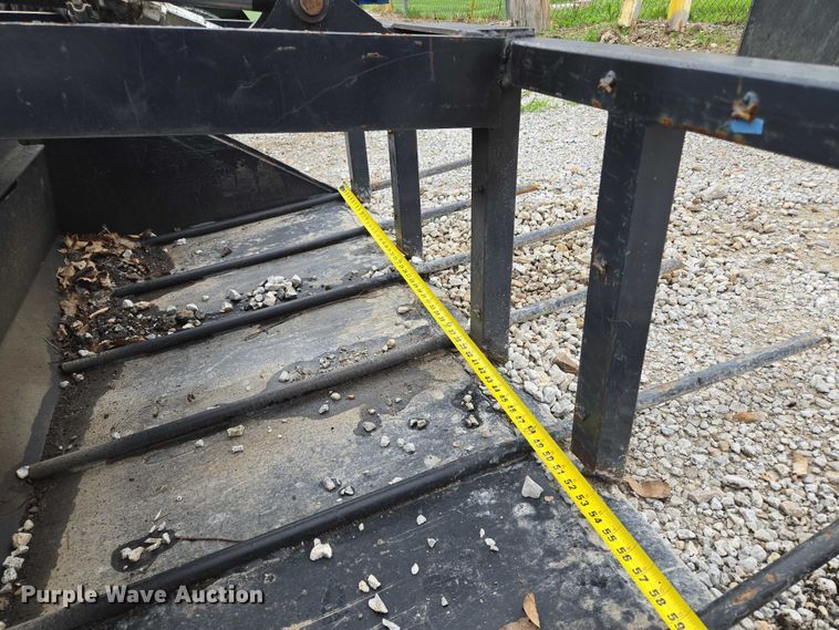 image for item EF1537 Skid steer grapple bucket