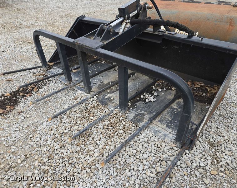 image for item EF1537 Skid steer grapple bucket