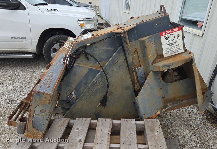 image for item EF1538 Bobcat WS18 skid steer rock saw