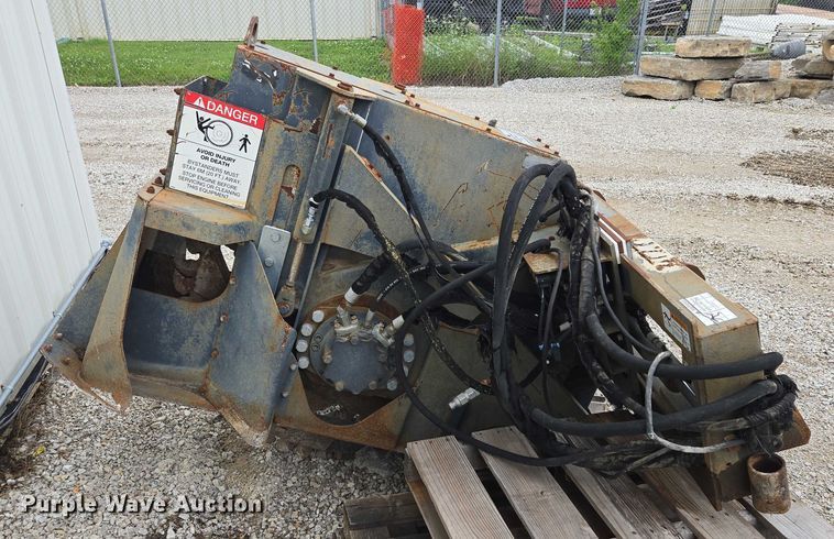 image for item EF1538 Bobcat WS18 skid steer rock saw