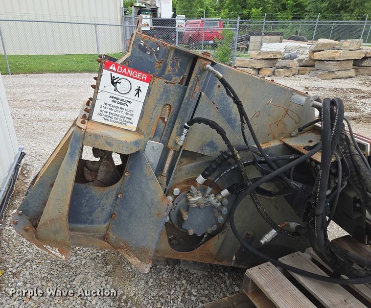 image for item EF1538 Bobcat WS18 skid steer rock saw