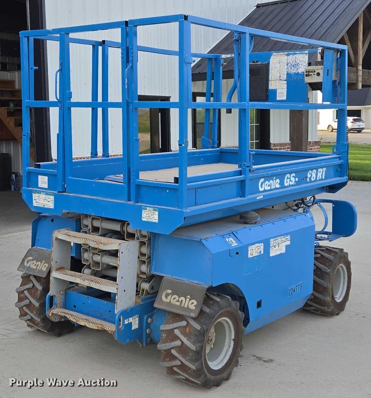 image for item EF1546 2000 Genie GS-2668 RT scissor lift